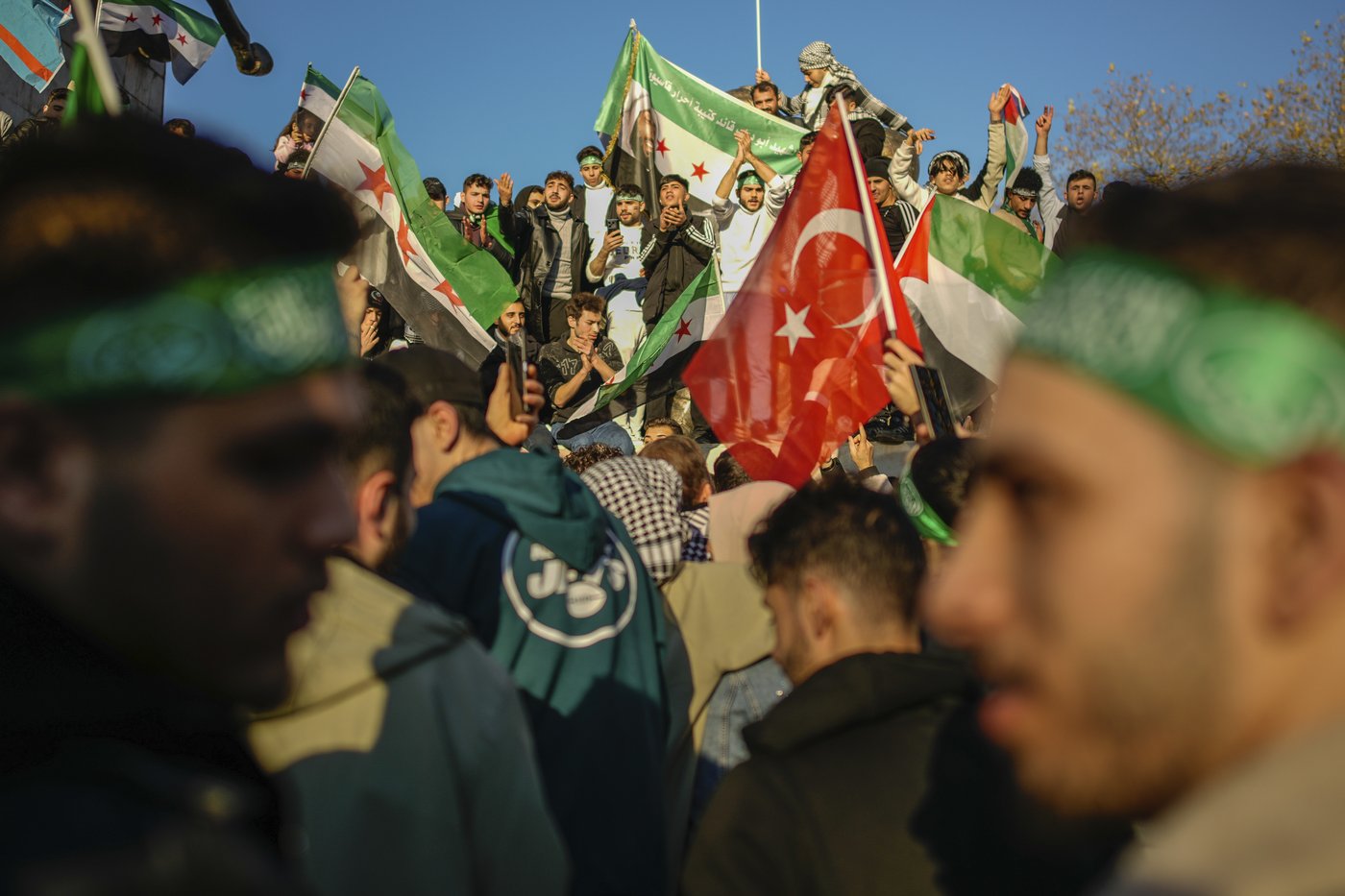 The warm Turkish welcome for refugees is ending and Syrians are worried | iNFOnews.ca