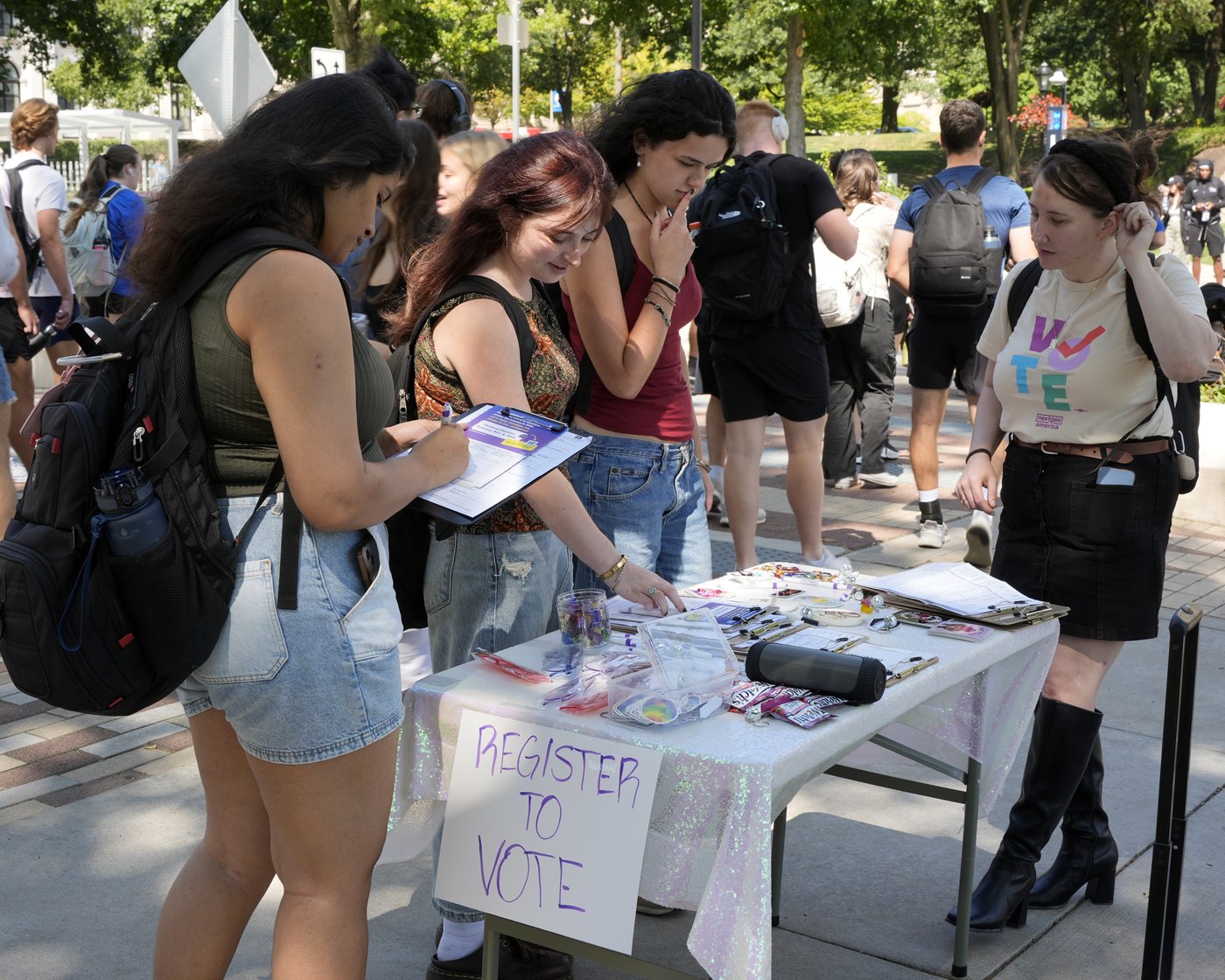 Young women lean Democratic. Now the election may hinge on Harris' ability to run up the score | iNFOnews.ca Young women lean Democratic. Now the election may hinge on Harris' ability to run up the score | iNFOnews.ca