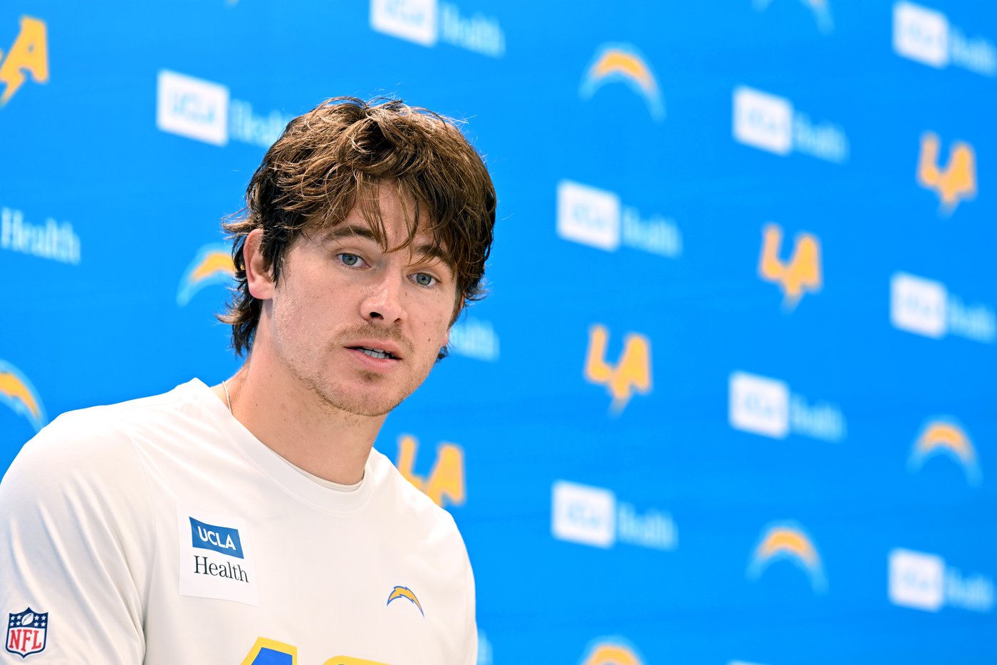 Justin Herbert, Chargers adjusting to Mike McDaniel's new emphasis on quick timing throws | iNFOnews.ca Justin Herbert, Chargers adjusting to Mike McDaniel's new emphasis on quick timing throws | iNFOnews.ca