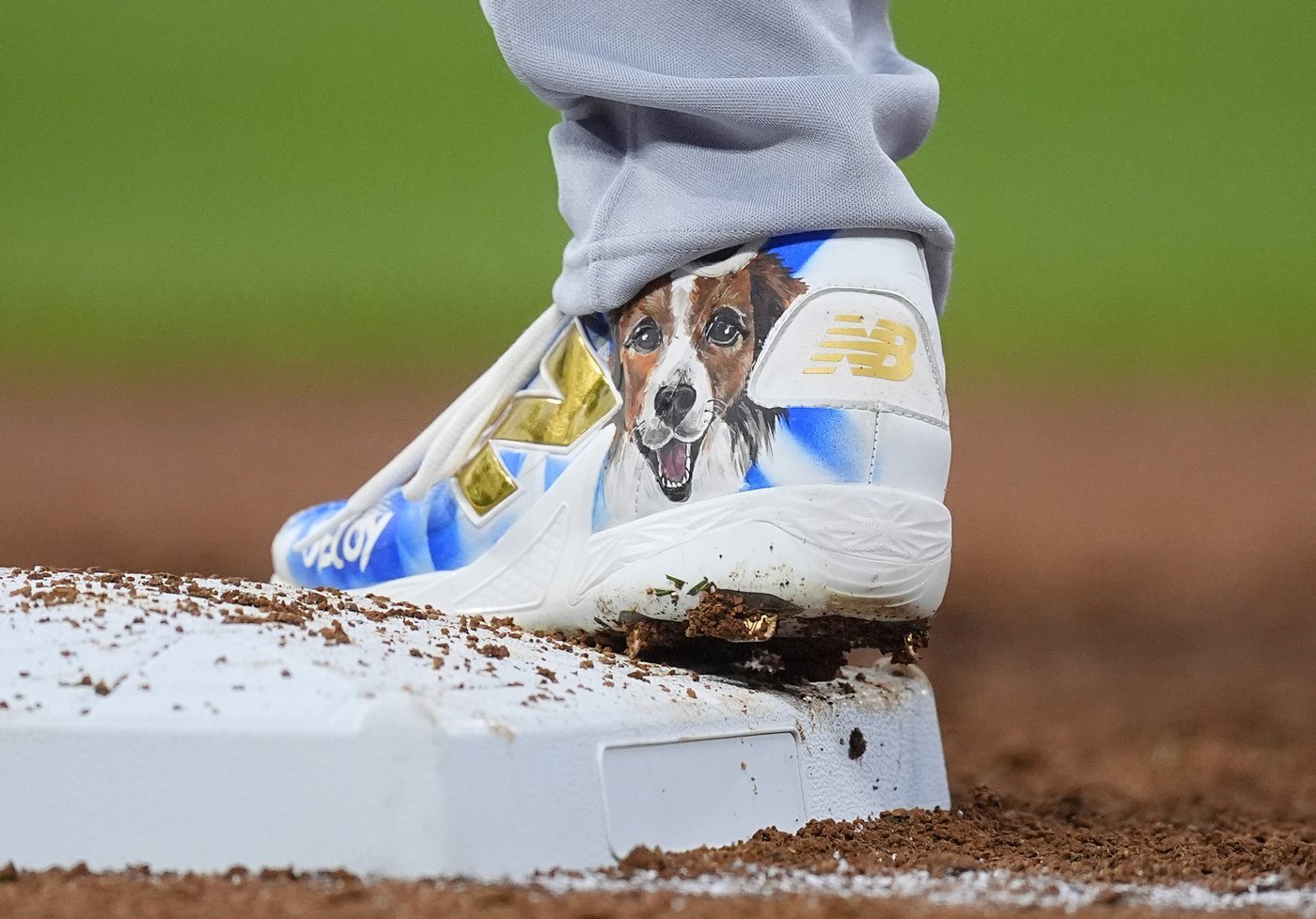 Ohtani launches homer No. 54, steals 57th base as NL West-champion Dodgers power by Rockies 11-4 | iNFOnews.ca