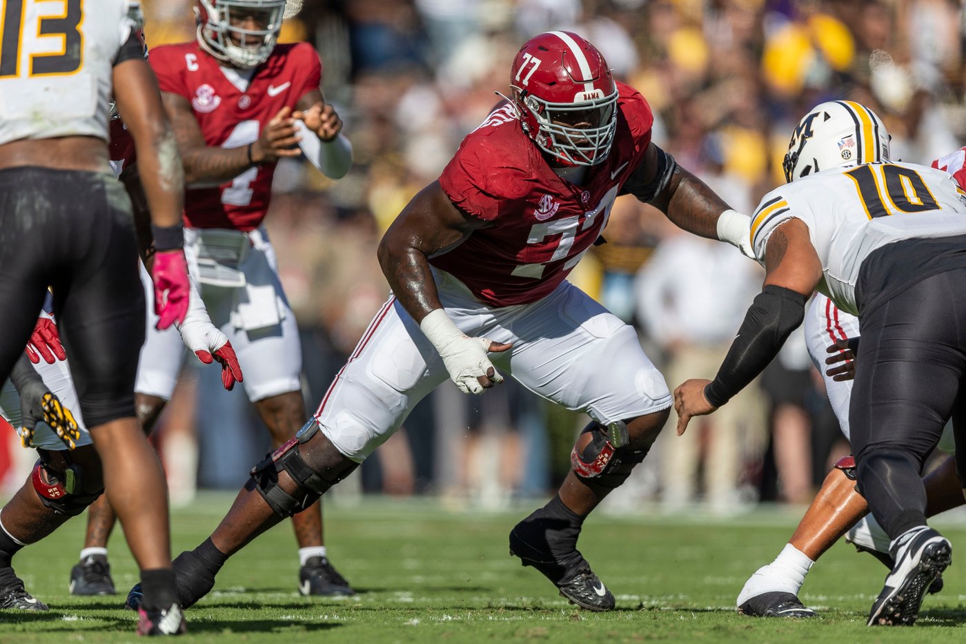 Louisiana judge rules against NCAA, clearing path for former NFL players to join LSU roster | iNFOnews.ca