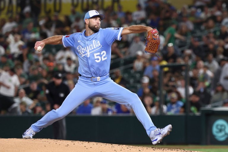 Wacha throws 6 shutout innings for 10th win as Royals top Athletics 4-2 | iNFOnews.ca