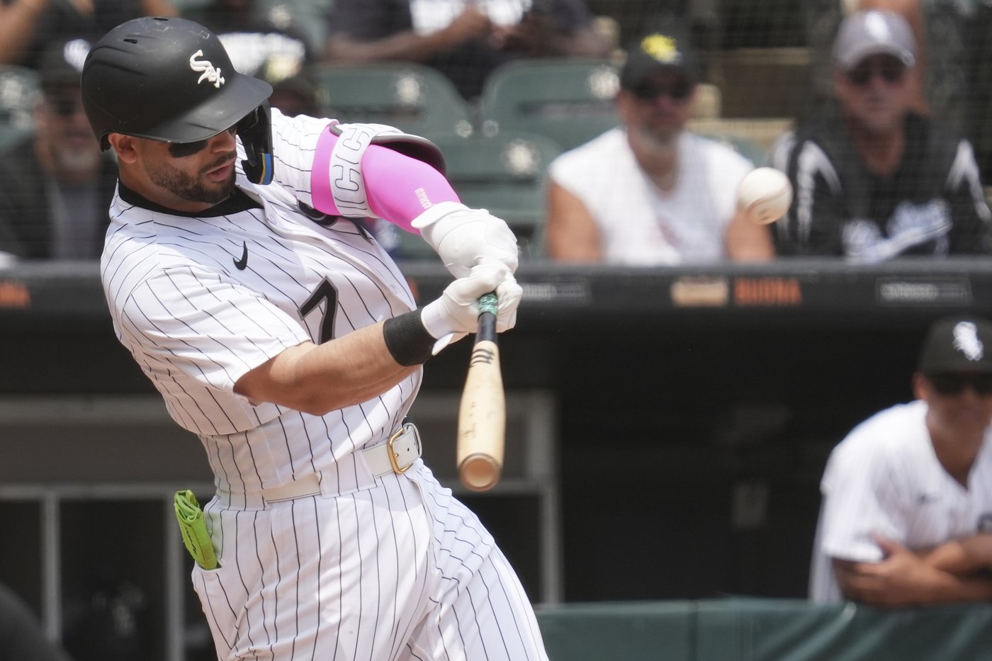Houser tosses 7 solid innings as White Sox end Blue Jays' 10-game winning streak, 2-1 | iNFOnews.ca