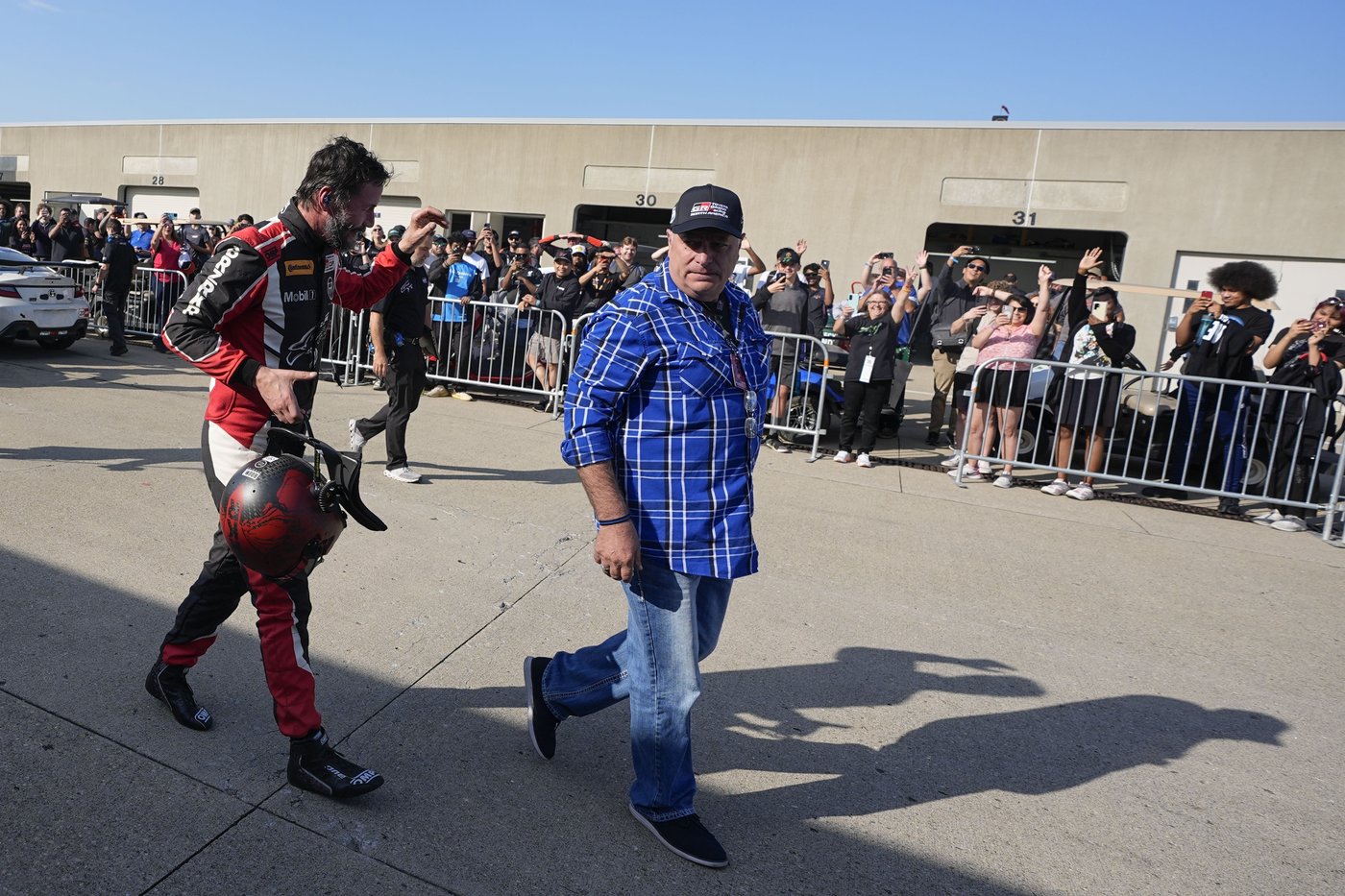 Keanu Reeves spins out at Indianapolis Motor Speedway in pro auto racing debut | iNFOnews.ca