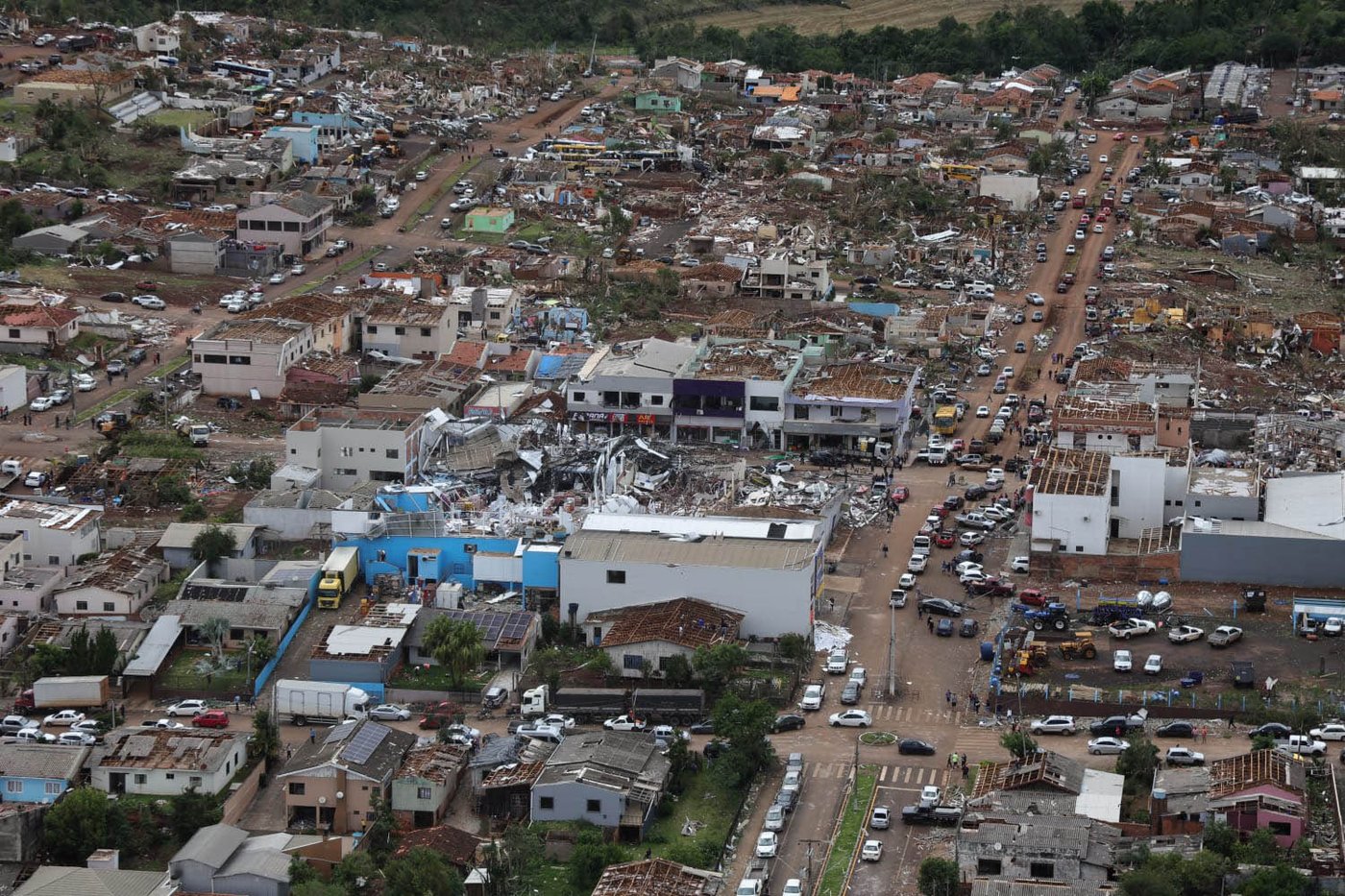 Powerful tornado in Brazil kills 6 people and injures hundreds more | iNFOnews.ca