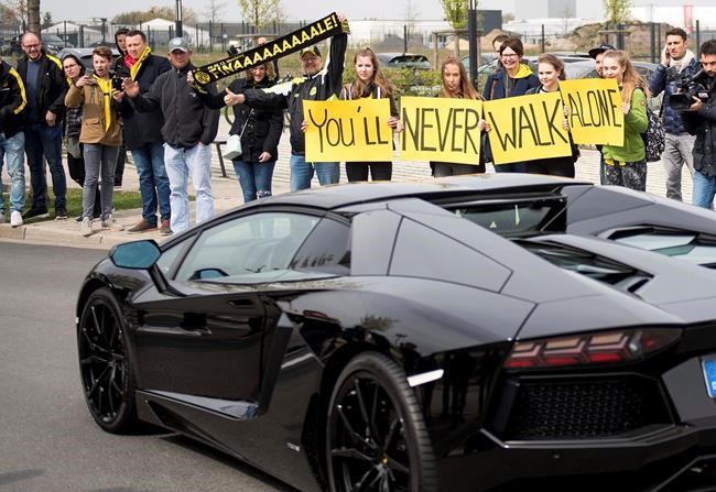 Dortmund fans open their doors to stranded Monaco supporters | iNFOnews.ca
