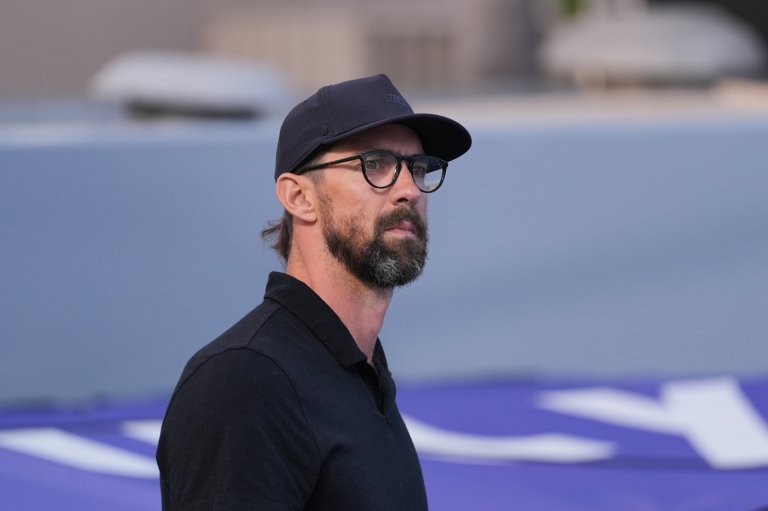 Michael Phelps returns poolside with his sons as 8-year-old Beckett eyes swimming | iNFOnews.ca