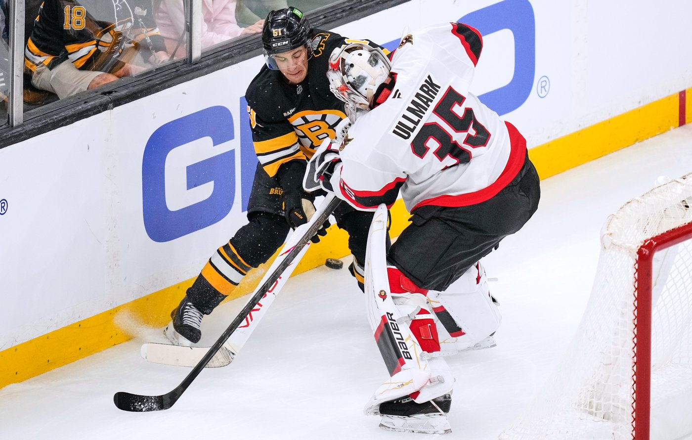Senators goalie Linus Ullmark leaves game at the Bruins after two periods | iNFOnews.ca Senators goalie Linus Ullmark leaves game at the Bruins after two periods | iNFOnews.ca