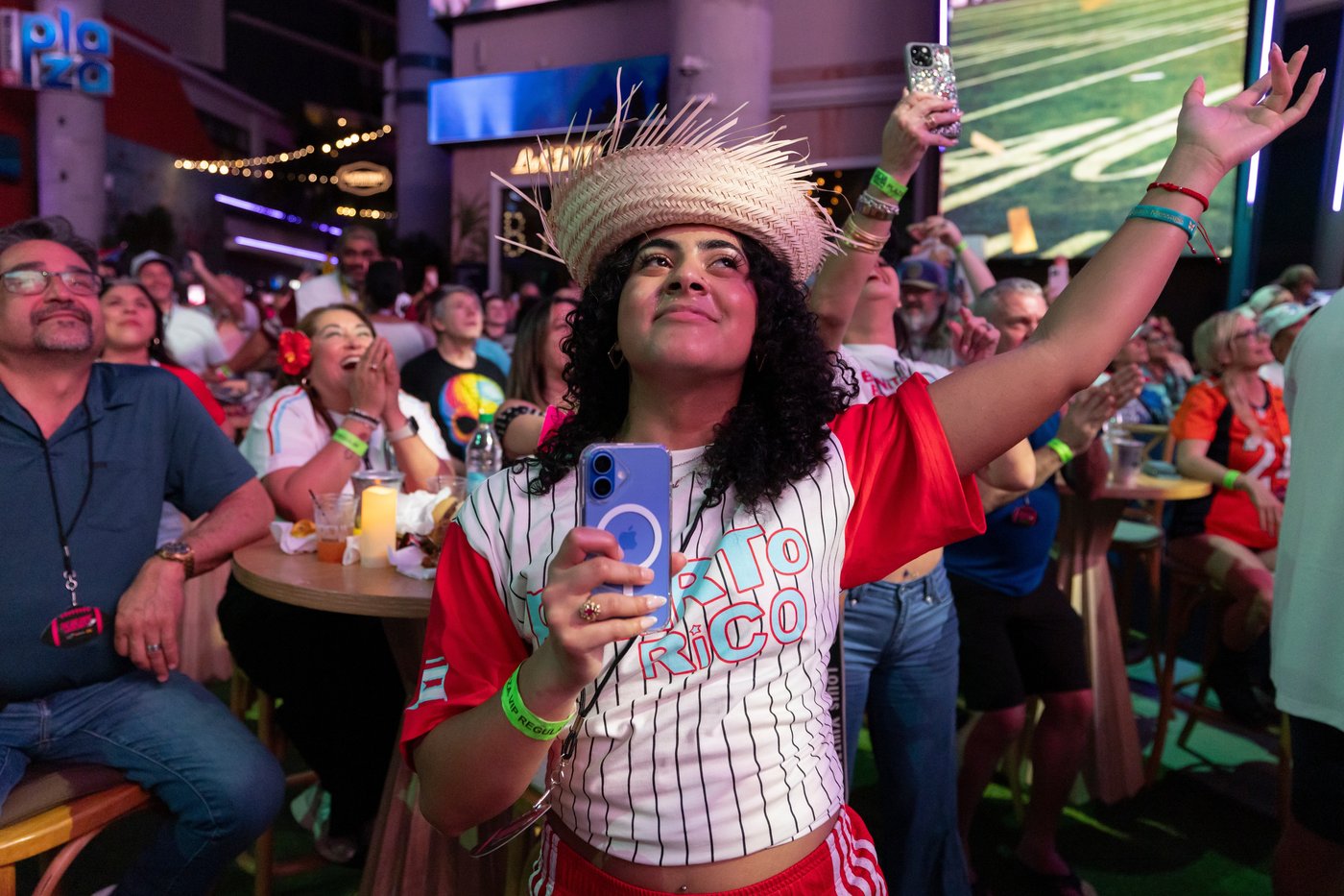 Puerto Rico stops for 13 minutes to applaud history and bask in Bad Bunny's glow | iNFOnews.ca Puerto Rico stops for 13 minutes to applaud history and bask in Bad Bunny's glow | iNFOnews.ca