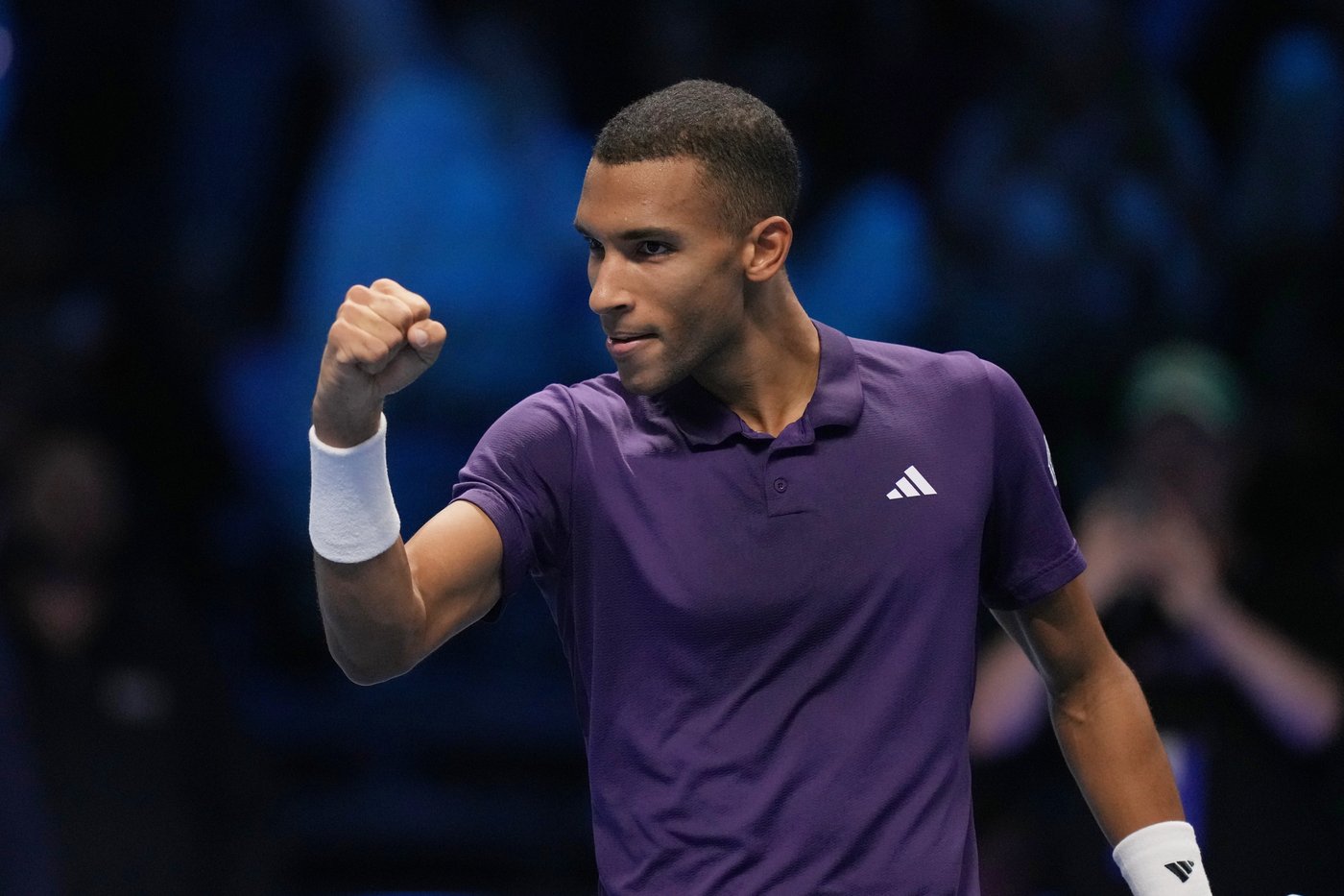 Resilient Auger-Aliassime comes back from the brink in ATP Finals win over Shelton | iNFOnews.ca Resilient Auger-Aliassime comes back from the brink in ATP Finals win over Shelton | iNFOnews.ca