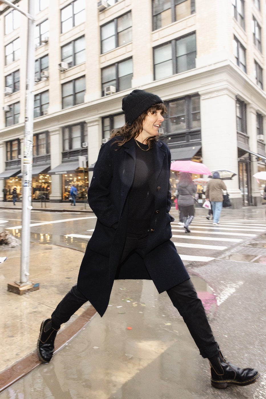 Courtney Barnett works her way through writer's block with a little help from a praying mantis | iNFOnews.ca