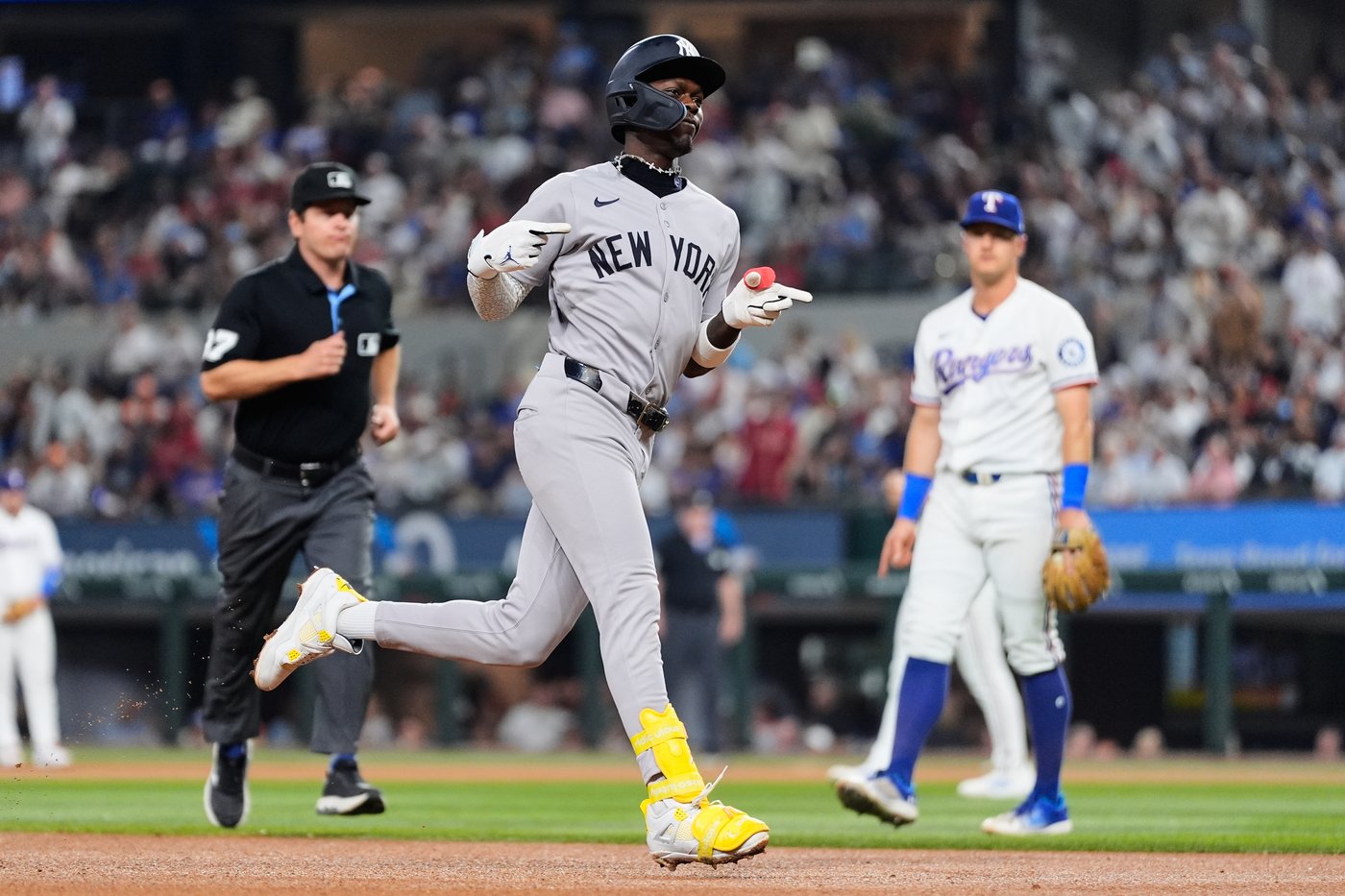 Judge and Rice hit back-to-back homers while matching Mantle and Berra as Yankees beat Texas 4-2 | iNFOnews.ca Judge and Rice hit back-to-back homers while matching Mantle and Berra as Yankees beat Texas 4-2 | iNFOnews.ca