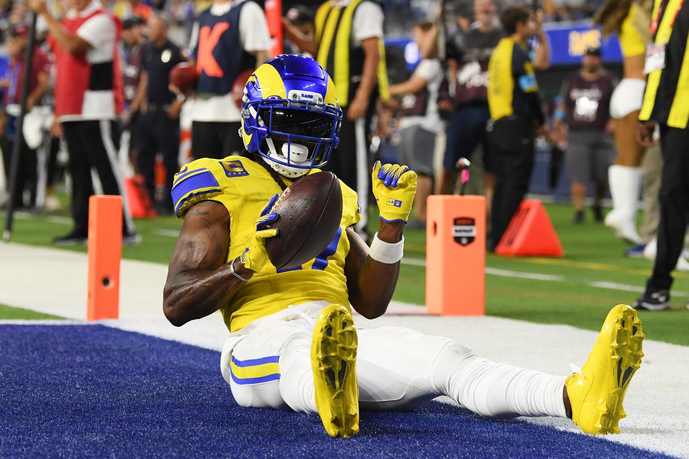 Davante Adams, Matthew Stafford lead Rams past Giants 28-6 after Jaxson Dart's injury | iNFOnews.ca Davante Adams, Matthew Stafford lead Rams past Giants 28-6 after Jaxson Dart's injury | iNFOnews.ca