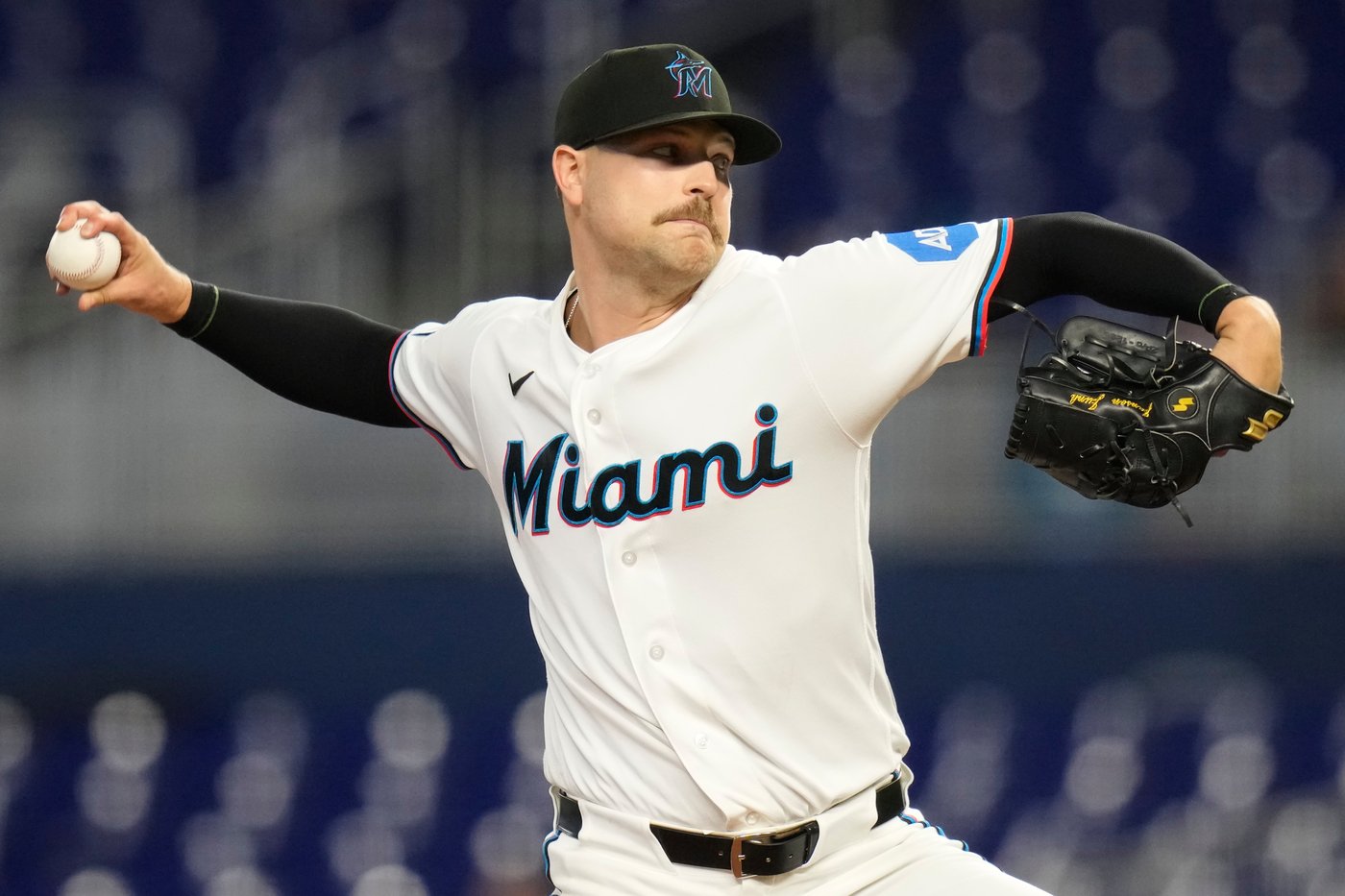Marlins beat the Mariners 8-4 for a 3-game sweep, extending their win streak to 6 | iNFOnews.ca
