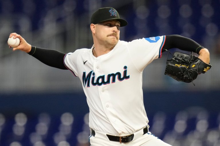 Marlins beat the Mariners 8-4 for a 3-game sweep, extending their win streak to 6 | iNFOnews.ca