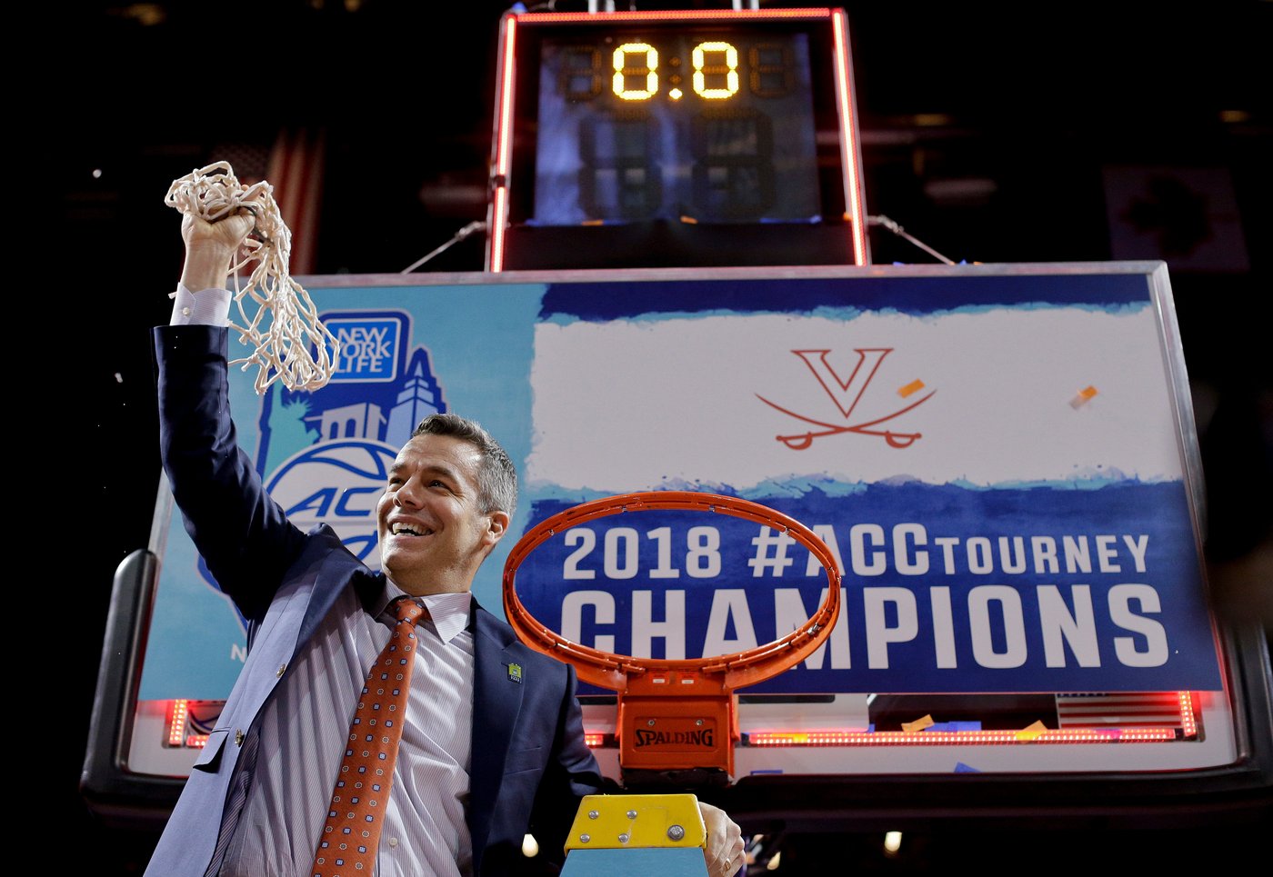 Virginia basketball coach Tony Bennett is retiring effective immediately | iNFOnews.ca