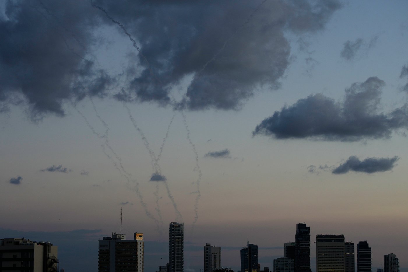In familiar ritual, Israelis race back and forth to shelters to escape Iranian missile barrages | iNFOnews.ca