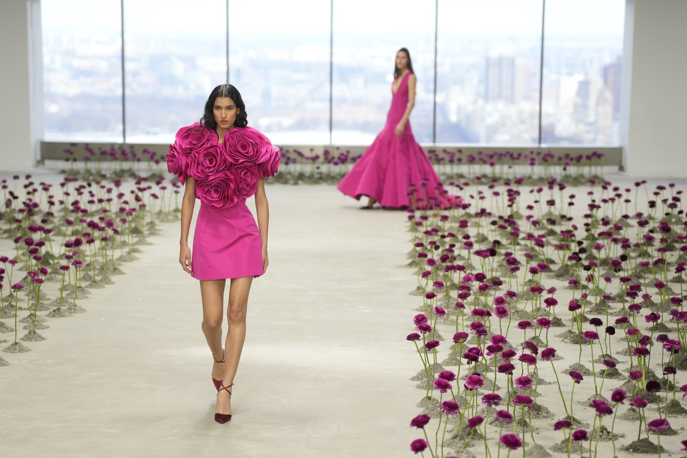 Carolina Herrera debuts new fall looks high above New York City | iNFOnews.ca