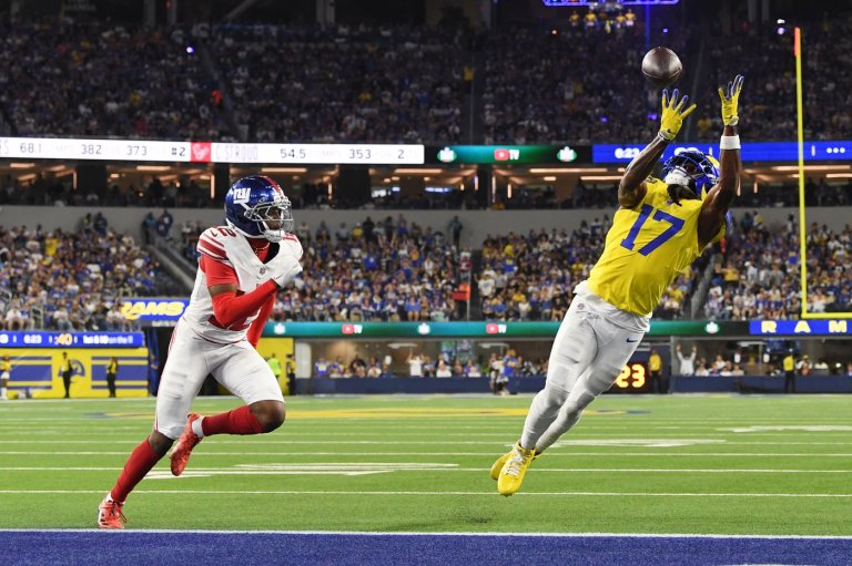 Davante Adams, Matthew Stafford lead Rams past Giants 28-6 after Jaxson Dart's injury | iNFOnews.ca