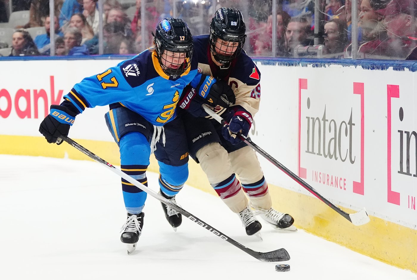 Poulin helps Victoire net sixth straight win with 4-3 shootout decision over Sceptres | iNFOnews.ca Poulin helps Victoire net sixth straight win with 4-3 shootout decision over Sceptres | iNFOnews.ca