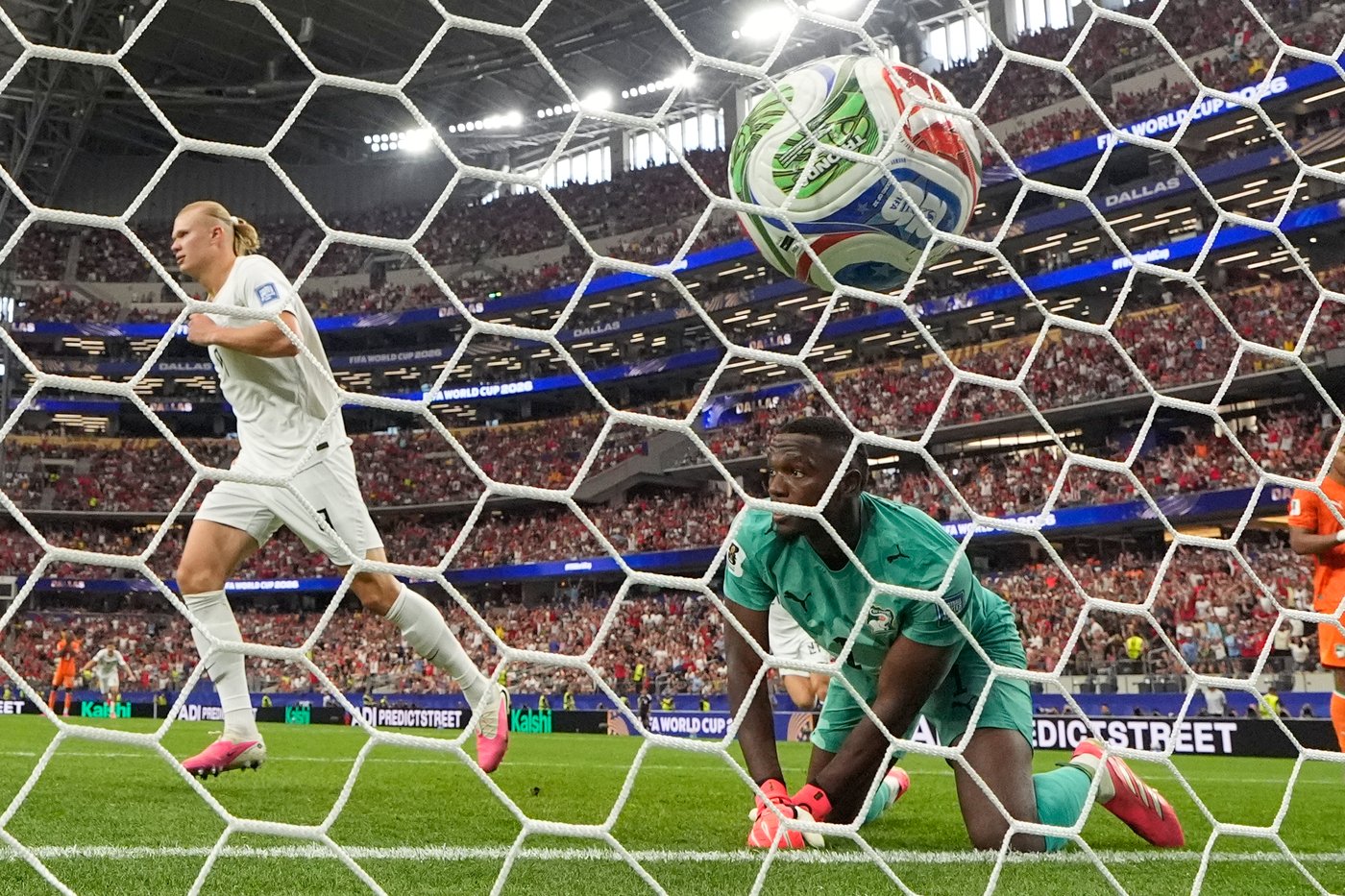 Mbappé scores twice for France, Norway and Mexico advance in World Cup, in photos | iNFOnews.ca