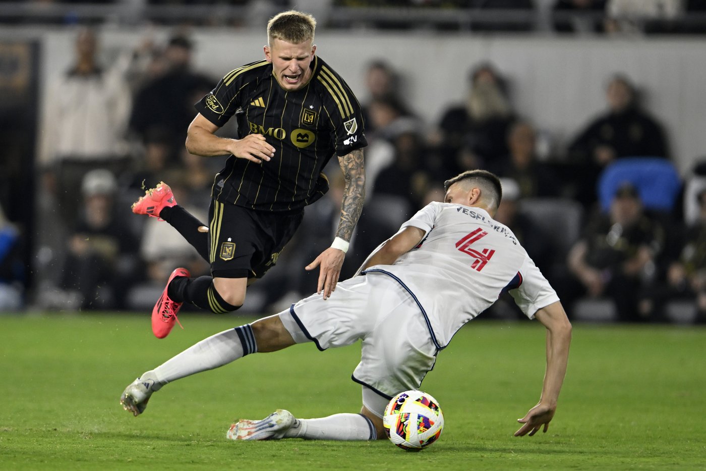 Bouanga, Olivera score as LAFC opens MLS playoffs with 2-1 win over Whitecaps | iNFOnews.ca
