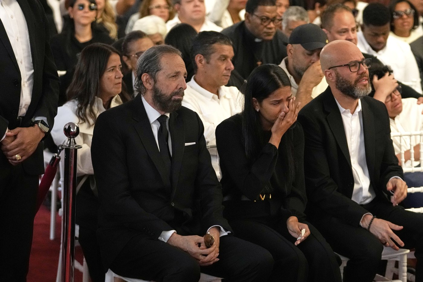Mourners pay tribute to merengue icon Rubby Pérez, who died in the Dominican roof collapse | iNFOnews.ca