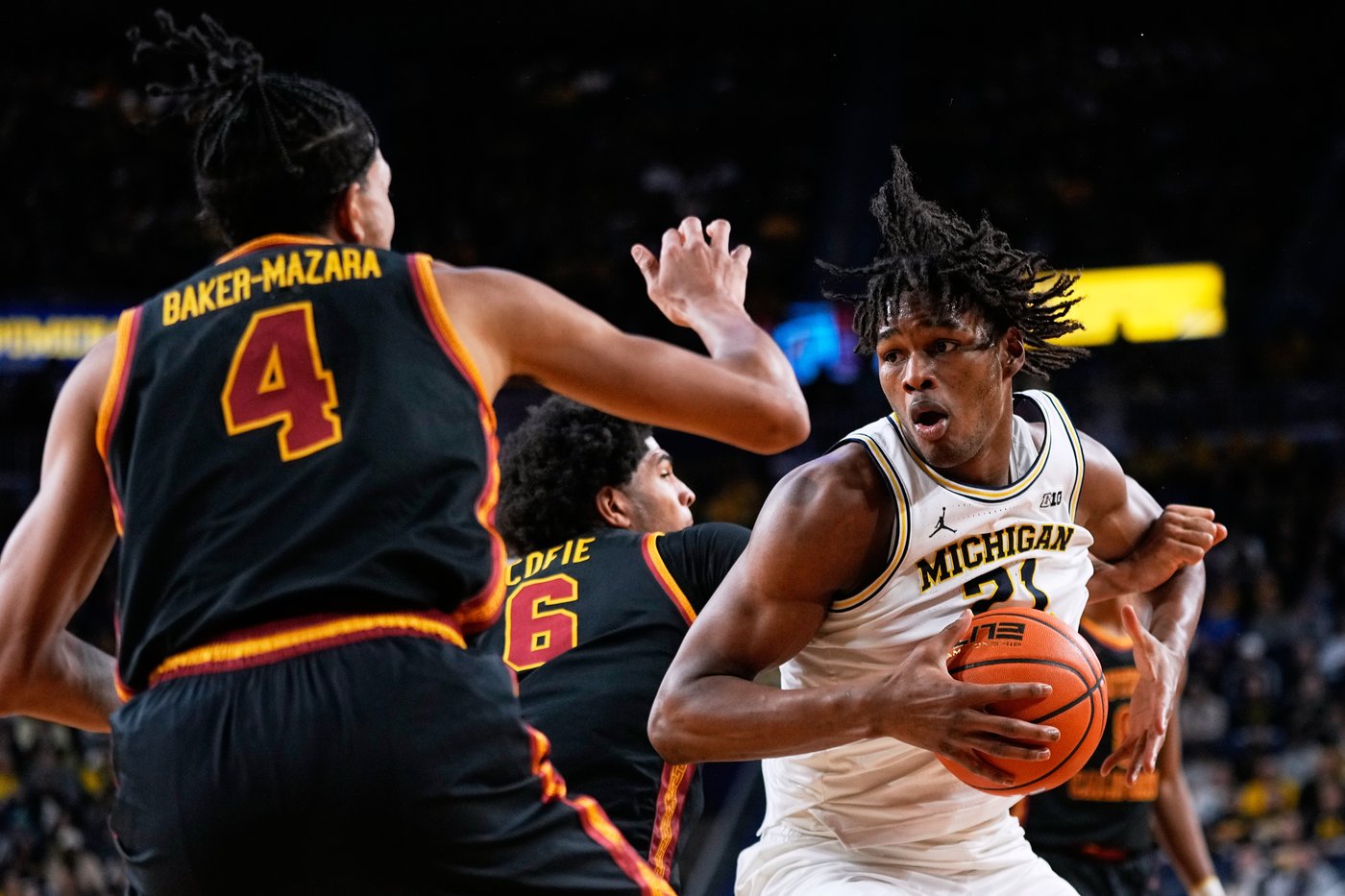 Morez Johnson Jr. scores career-high 29 points in No. 2 Michigan's 96-66 win over No. 24 USC | iNFOnews.ca Morez Johnson Jr. scores career-high 29 points in No. 2 Michigan's 96-66 win over No. 24 USC | iNFOnews.ca