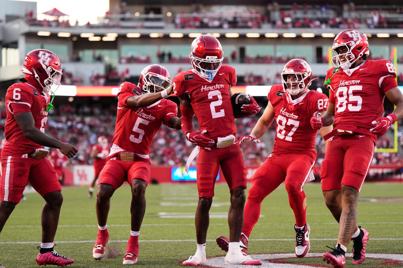 No. 22 Houston routs Southern 77-6 in game played briefly without stadium lights | iNFOnews.ca