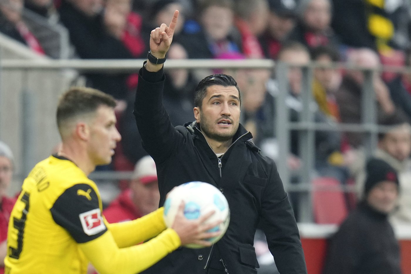 Can sent off as Dortmund loses again and Leverkusen drops more points in Bundesliga | iNFOnews.ca Can sent off as Dortmund loses again and Leverkusen drops more points in Bundesliga | iNFOnews.ca