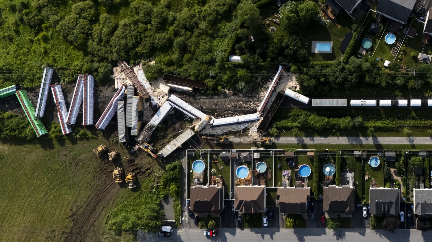 Safety board says it's too soon to determine cause of Montreal-area train derailment | iNFOnews.ca Safety board says it's too soon to determine cause of Montreal-area train derailment | iNFOnews.ca