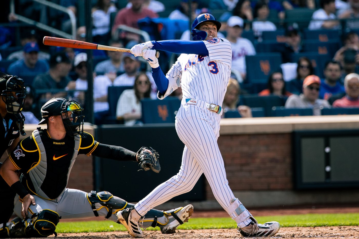 Carson Benge homers in big league debut to help Mets pound Pirates in opener | iNFOnews.ca