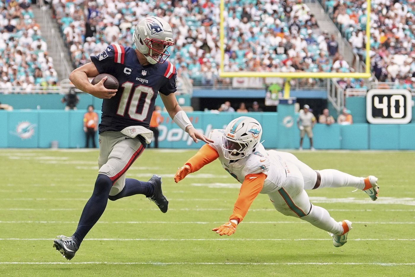 Maye accounts for 3 TDs and Patriots top Dolphins 33-27 for Vrabel's 1st win as New England coach | iNFOnews.ca Maye accounts for 3 TDs and Patriots top Dolphins 33-27 for Vrabel's 1st win as New England coach | iNFOnews.ca