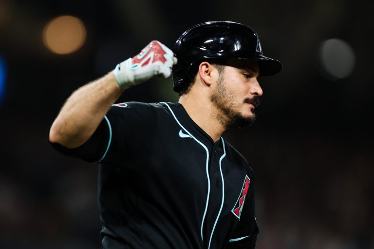 D-backs' Nolan Arenado reaches 2,000 career hits with double vs. Athletics | iNFOnews.ca