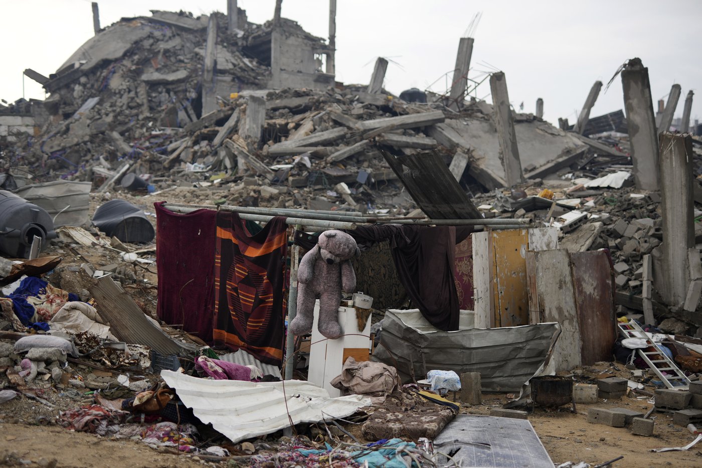 Too few tents entering Gaza threatens the truce. Here’s what’s happening | iNFOnews.ca
