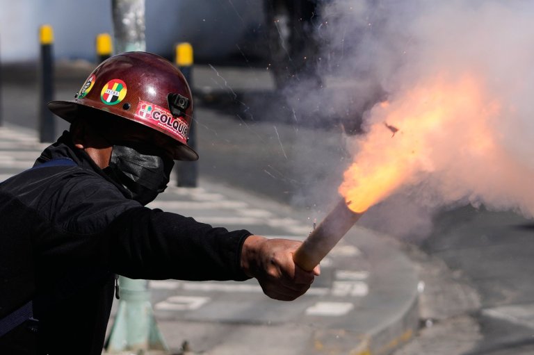 Bolivia protesters allied with ex-leader Morales march on capital as unrest widens | iNFOnews.ca