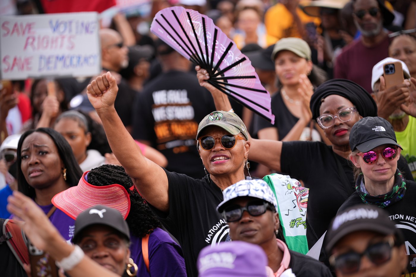 Thousands march in Washington to defend voting rights, in photos | iNFOnews.ca