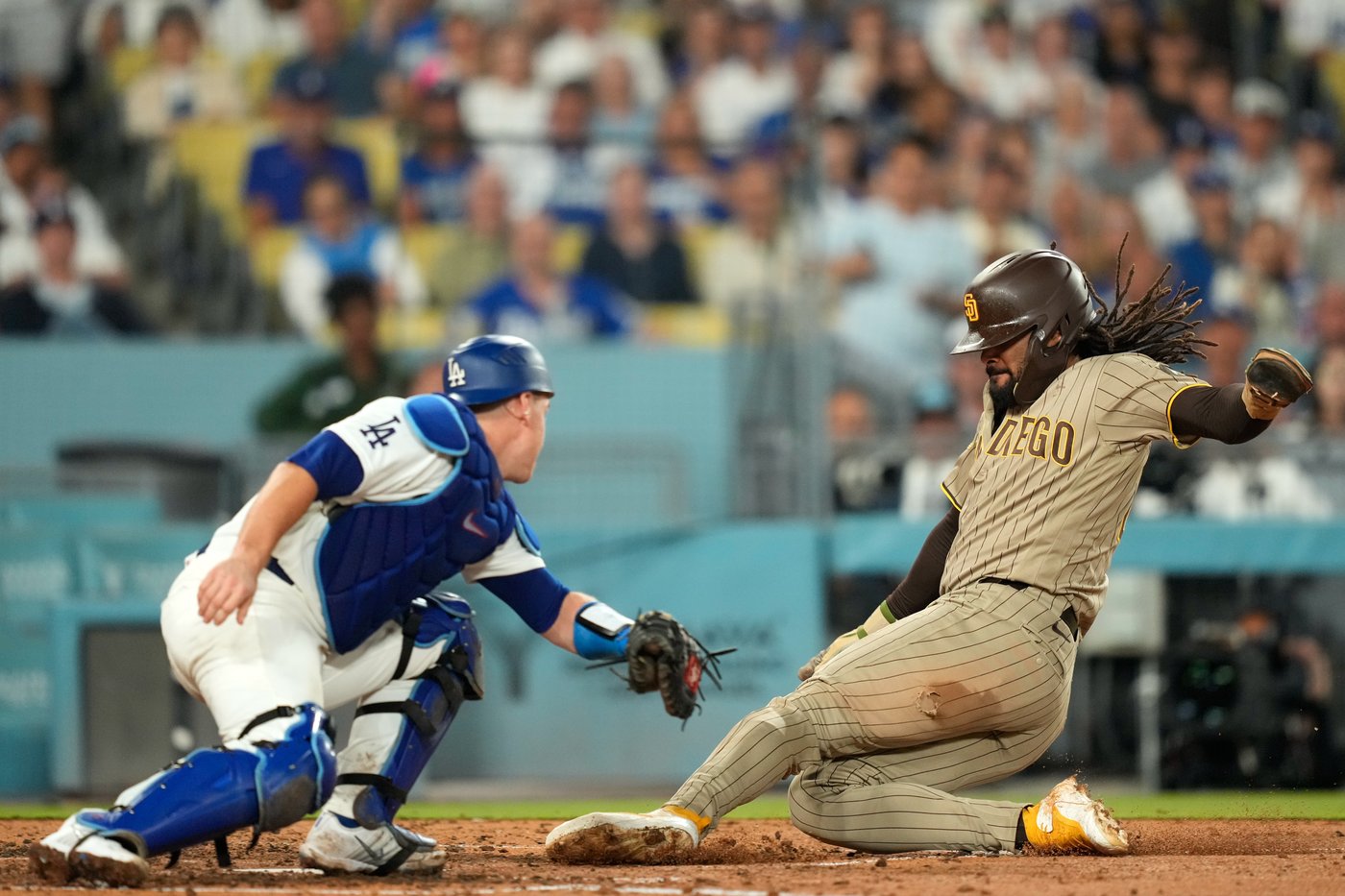 Machado powers the Padres past the Dodgers 5-1, snapping Los Angeles' 11-game home winning streak | iNFOnews.ca