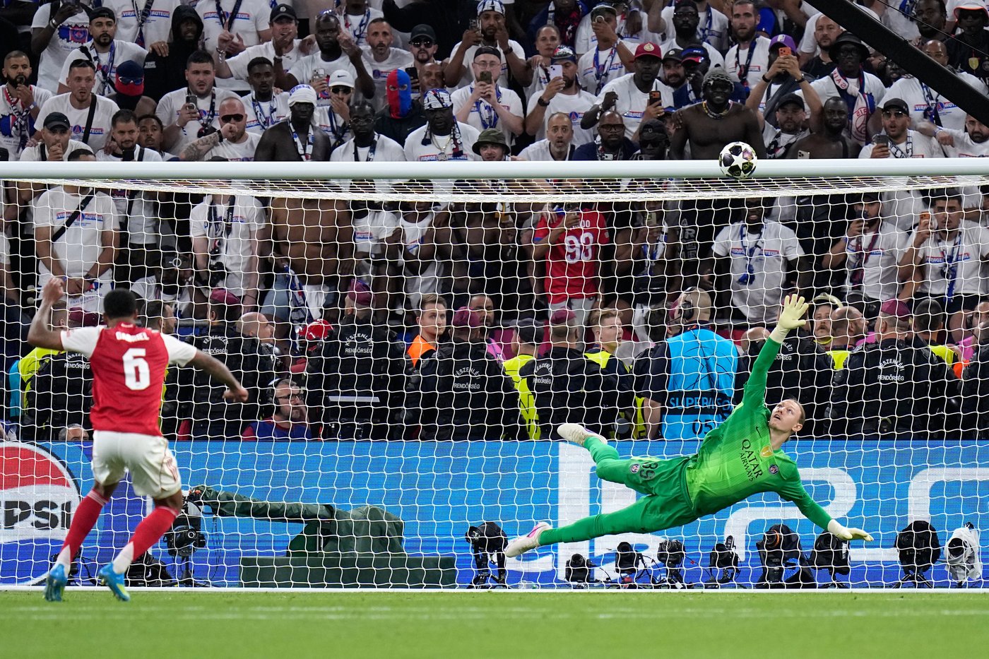 PSG wins back-to-back Champions League titles after shootout victory against Arsenal | iNFOnews.ca PSG wins back-to-back Champions League titles after shootout victory against Arsenal | iNFOnews.ca