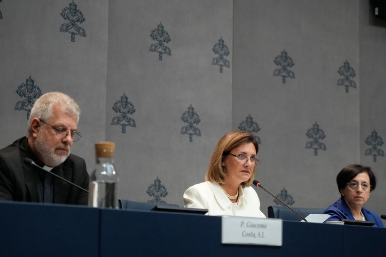 Pope Leo seeks status update of Francis' divisive opening to divorced and remarried Catholics | iNFOnews.ca