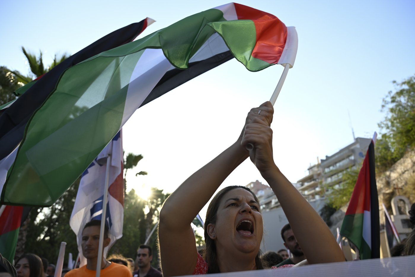 Greek protesters rally against an Israeli cruise ship as EU unions express anger over Gaza | iNFOnews.ca