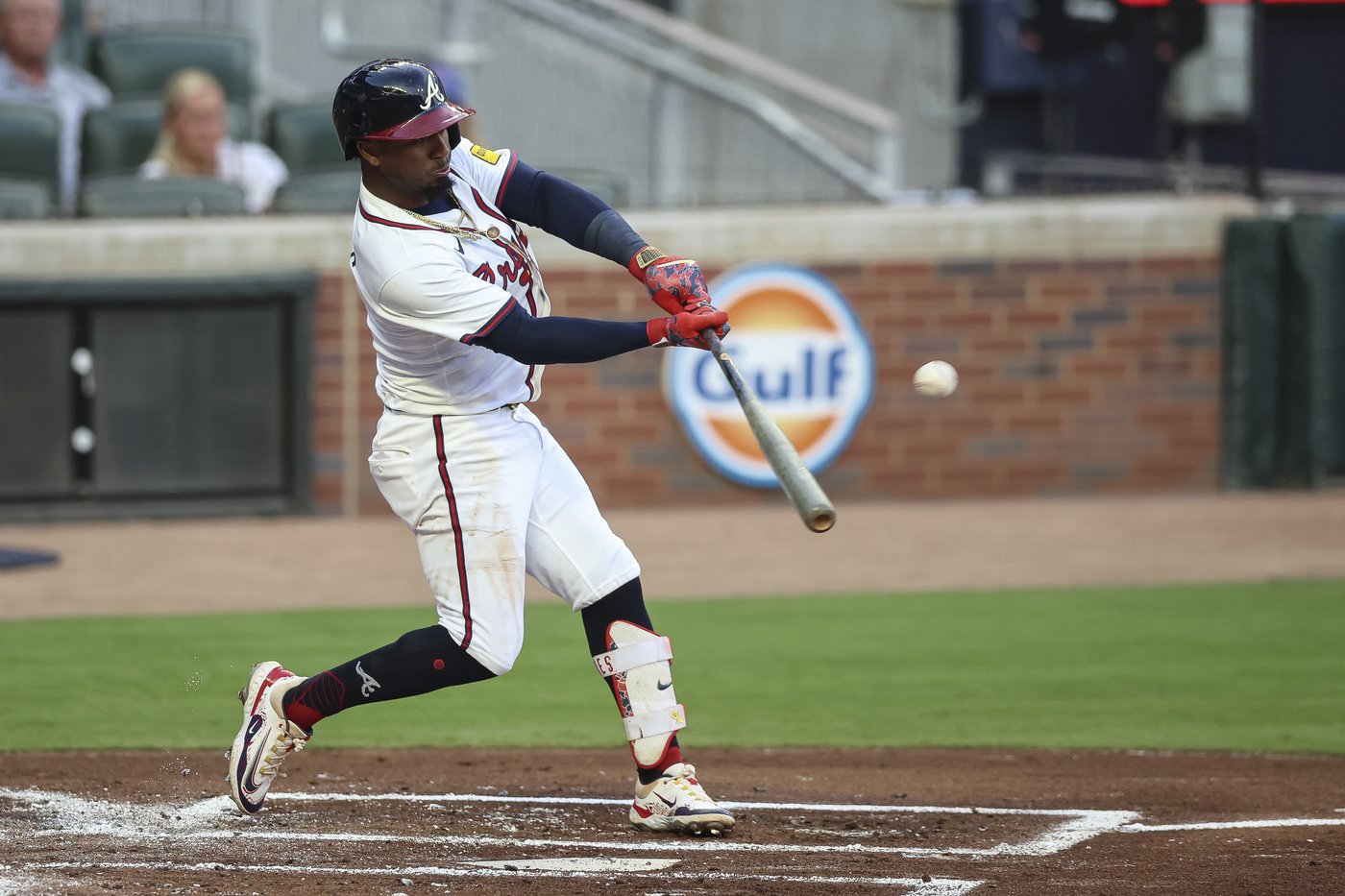 Albies, Olson homers, Elder's strong outing lead the Braves to a 4-1 win over the Cubs | iNFOnews.ca