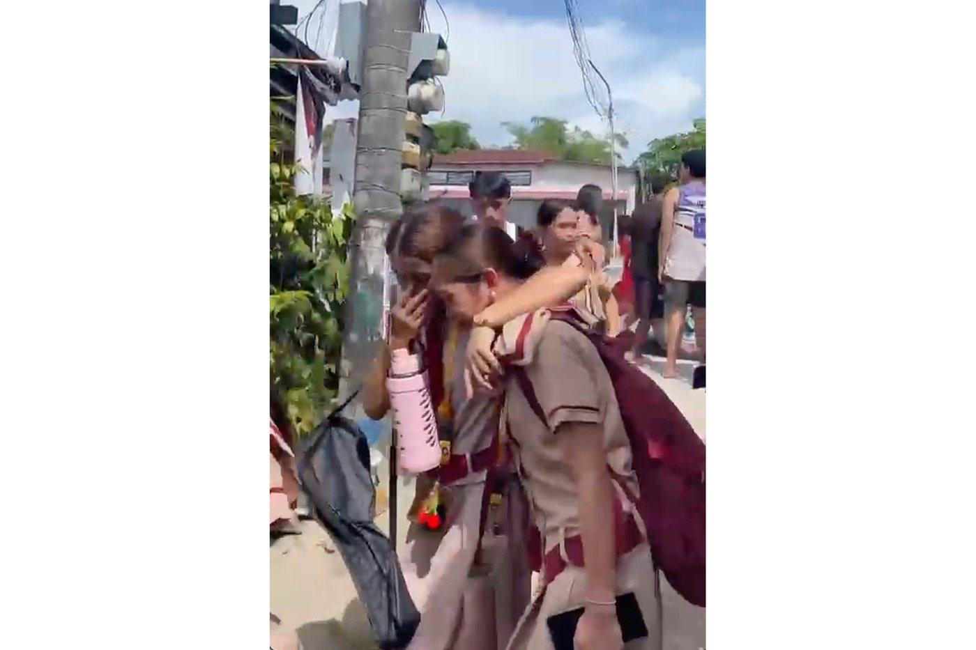 2 young suspects in custody after shooting at high school in Philippines kills 3 | iNFOnews.ca