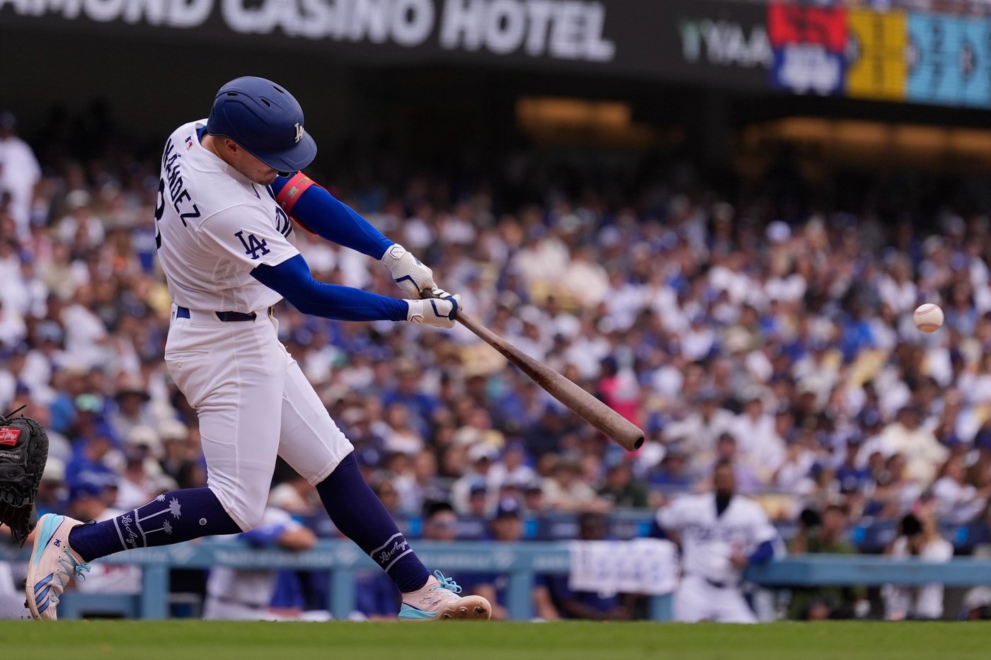 Dodgers hold out Miguel Rojas due to sore back. Ronald Acuña Jr. is starting in RF for Braves | iNFOnews.ca