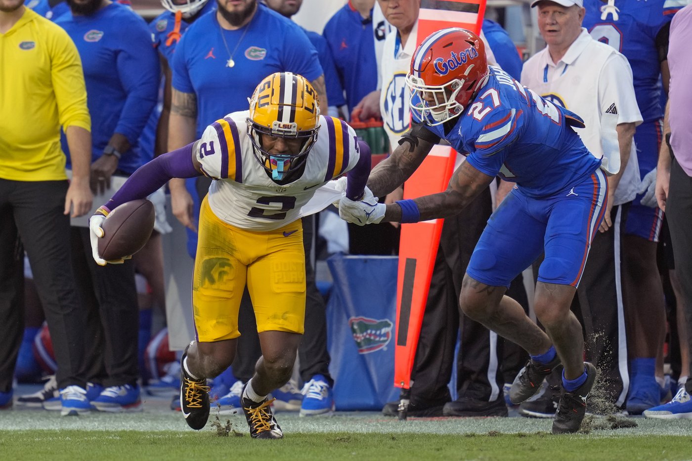LSU coach Brian Kelly screams at one player and gets yelled at by another in loss at Florida | iNFOnews.ca