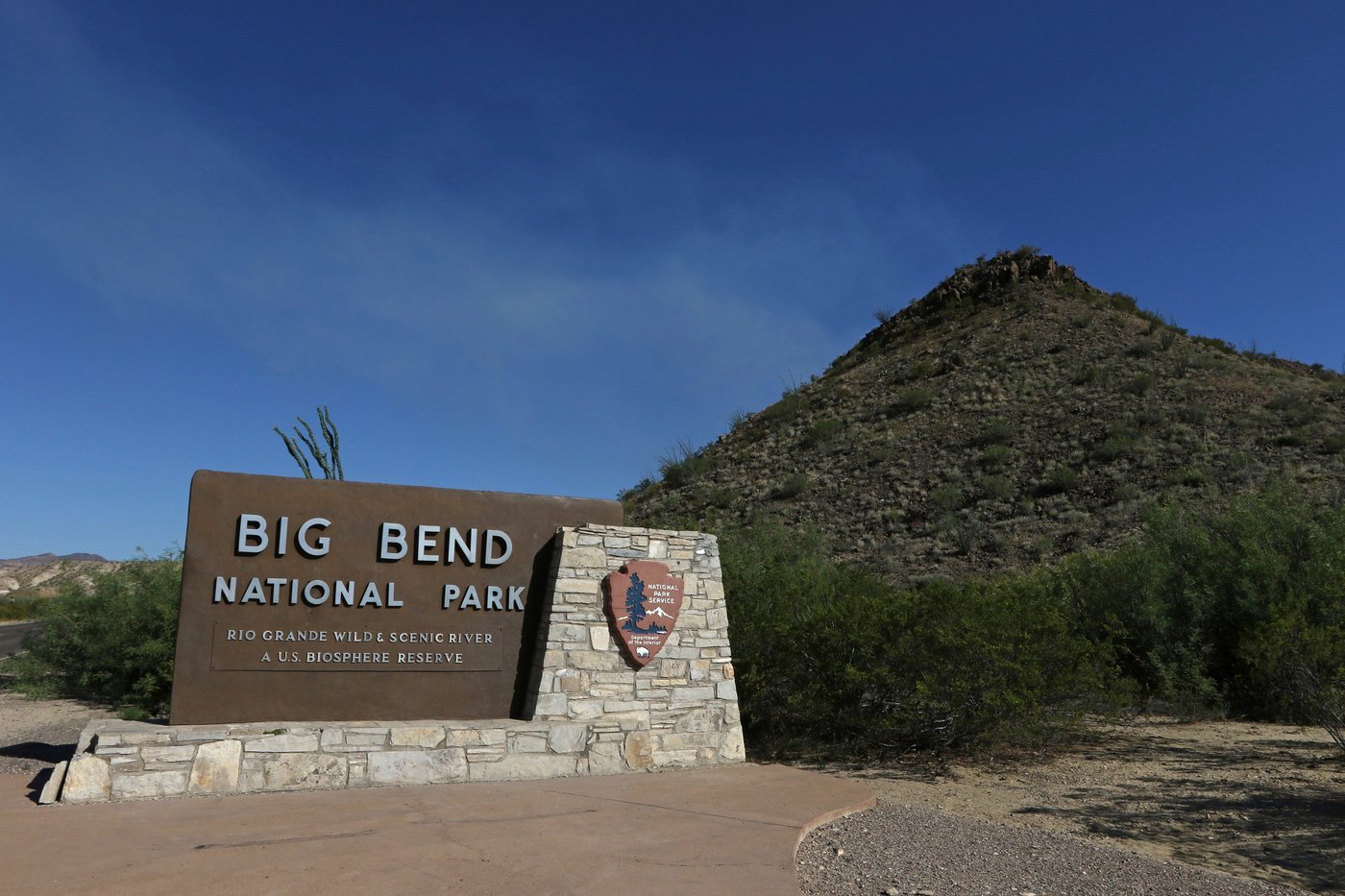 Trump administration briefly pauses contentious border project in Texas' Big Bend National Park | iNFOnews.ca Trump administration briefly pauses contentious border project in Texas' Big Bend National Park | iNFOnews.ca
