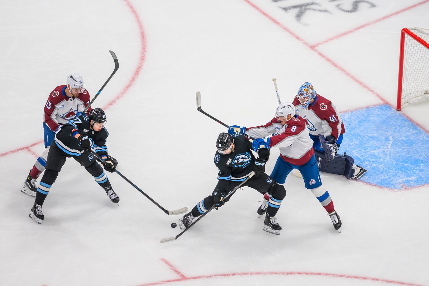 Guenther scores in OT to lift Mammoth over Avalanche, 4-3 | iNFOnews.ca Guenther scores in OT to lift Mammoth over Avalanche, 4-3 | iNFOnews.ca