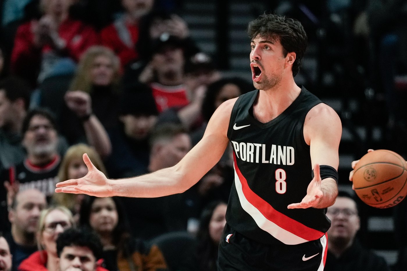 Camara posts career highs of 9 3-pointers, 35 points as Trail Blazers beat Nets 134-99 | iNFOnews.ca