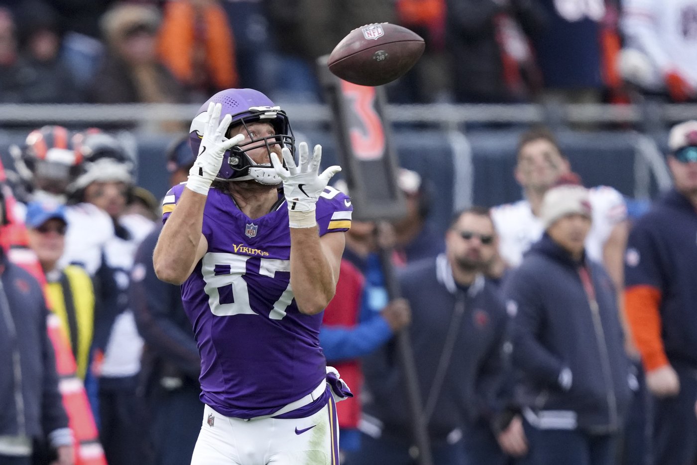 Vikings staying on track and in control behind Sam Darnold's composure and confidence | iNFOnews.ca