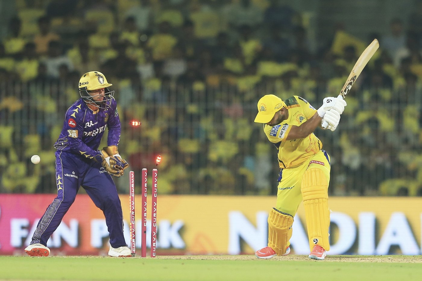 Kolkata deepens Chennai's IPL woes in 8-wicket win | iNFOnews.ca